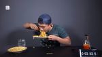 10 Momen Tanboy Kun Mukbang Indomie, Bisa Habiskan 15 Bungkus!