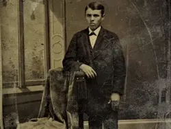 10 Temuan Terlihat Biasa Ternyata Nilainya Bikin Melotot, Triliunan!