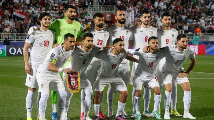 DOHA, QATAR - JANUARY 31: Iran players pose for a photo during the AFC Asian Cup Round of 16 match between Iran and Syria at Abdullah Bin Khalifa Stadium on January 31, 2024 in Doha, Qatar. (Photo by MB Media/Getty Images)