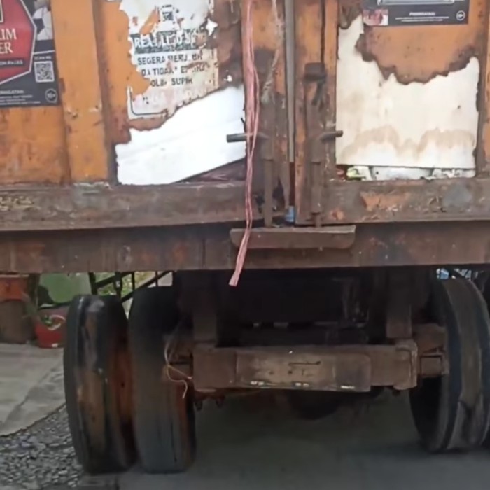 Truk sampah nan reyot di Kabupaten Bogor, viral di media sosial. (Istimewa)
