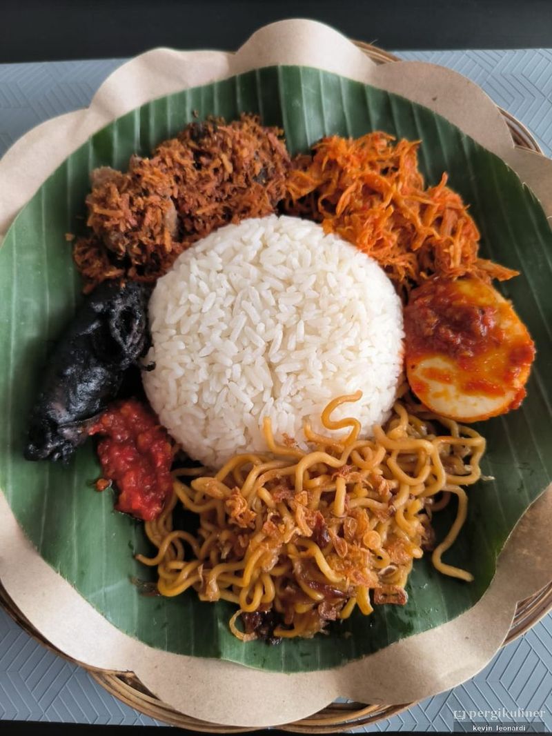 Warung nasi murah di Ruko Aniva Gading Serpong