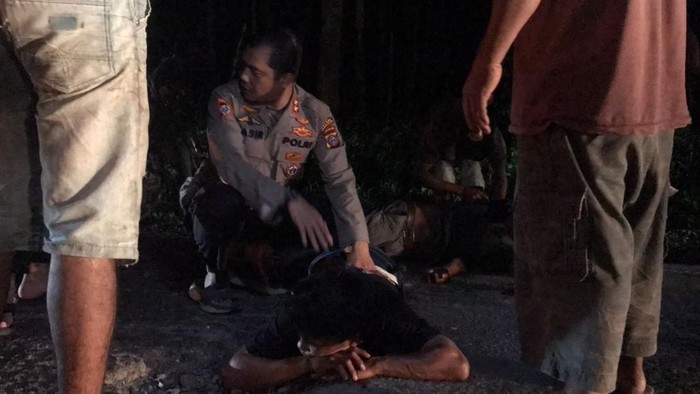 2 pria mabuk tuak kecelakaan di jalan lintas Padang Lawas Utara (Paluta). (Dok Polres Tapsel)