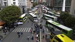 Aksi Protes Sopir di Bolivia Blokir Jalan dengan Bus