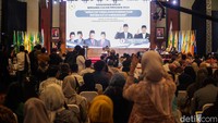 Sarasehan DPD RI juga diisi segmen tanya jawab dengan Anies.