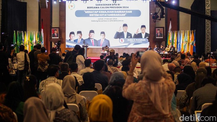 Capres nomor urut 1 Anies Baswedan menghadiri sarasehan DPD RI. Anies berbicara soal visi keadilan di sarasehan.