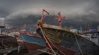 Badan Penanggulangan Bencana Daerah (BPBD) DKI Jakarta mengimbau masyarakat Jakarta untuk mewaspadai dan mengantisipasi dampak dari cuaca ekstrem pada awal Februari 2024.