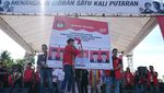 Berselendang Tapis-Topi Tanjak, Kaesang Kampanye di Lampung