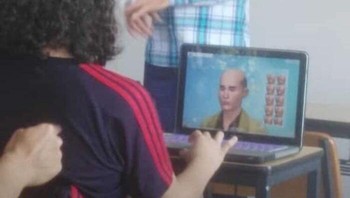 Mirip juga dengan dosennya. Foto: Bored Panda