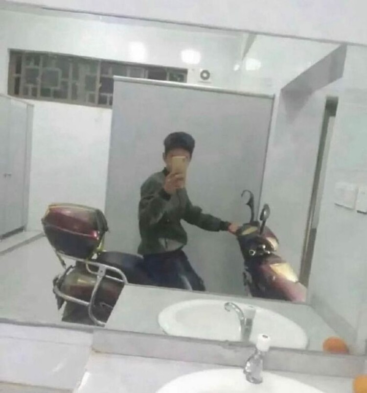 Foto absurd manusia