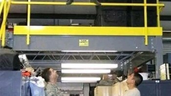 Aksi yang tidak patut ditiru. Foto: Bored Panda