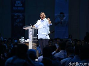 Kelakar Prabowo di HUT Gerindra: Bicara Bangsa Kok 4 Menit, Sorry Ye!