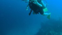 Gayoon diving di perairan Pulau Menjagan (Heo Gayoon/Instagram)
