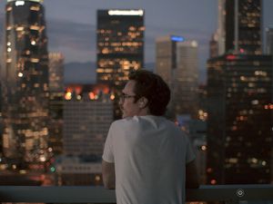 Kamu Social Anxiety? Ini 6 Film Soal Kesendirian