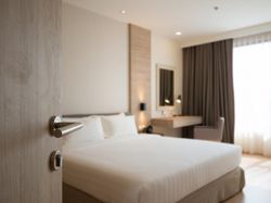 Libur Nataru Dihantui Cuaca Buruk, Tamu-tamu Hotel Cancel Pemesanan