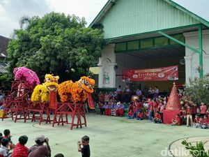Kelompok Barongsai Tripusaka Solo Banjir Order hingga Akhir Februari