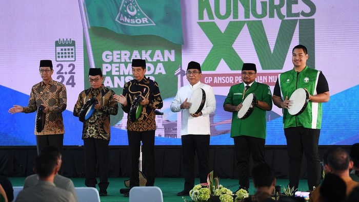 Jokowi Buka Kongres XVI Gerakan Pemuda Ansor Presiden Joko Widodo (Jokowi) menghadiri kongres XVI Gerakan Pemuda (GP) Ansor. Kongres ini diselenggarakan di Pelabuhan Tanjung Priok, Jakarta Utara, Jumat (2/2/2024).
