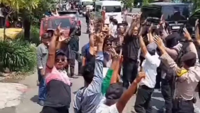 Tangkapan layar saat massa berkumpul ketika Presiden Jokowi kunker ke Klaten, Rabu (31/1/2024).