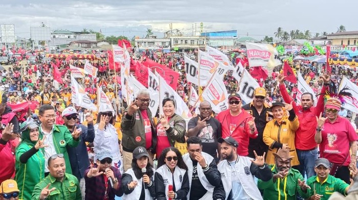 Kampanye akbar TPD pasangan Ganjar-Mahfud di Mimika, Papua Tengah.