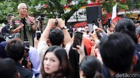 Dalam kampanyenya, dia menjanjikan para pengemudi kapal tradisional ketek mudah mendapatkan solar apabila pasangan Ganjar-Mahfud menang pada Pilpres 2024.