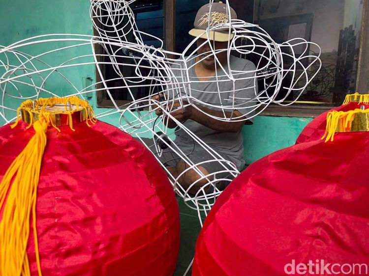 Perajin Lampion Kota Malang Banjir Pesanan Jelang Imlek