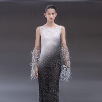 Inilah koleksi terbaru Fendi Spring/Summer 2024 Couture. Saya memikirkan tentang futurisme Karl Lagerfeld dengan Fendi, ujar desainer Fendi, Kim Jones soal koleksi couture yang dirilisnya.  Foto: Dok. Fendi.