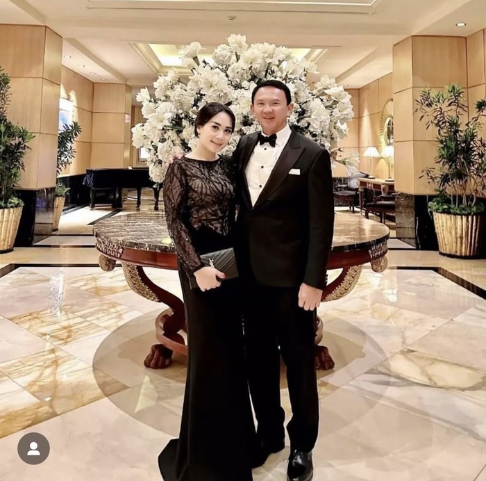 Kompaknya Ahok Saat Makan Bareng Keluarga di Rumah hingga Resto Kompaknya Ahok Saat Makan Bareng Keluarga di Rumah hingga Resto