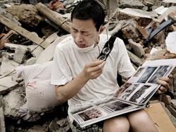 Kumpulan Foto Emosional yang Bikin Hati Sedih dan Haru