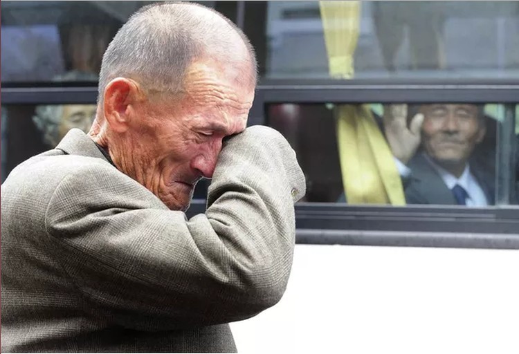 Kumpulan Foto Emosional yang Bikin Hati Sedih dan Haru Kumpulan Foto Emosional yang Bikin Hati Sedih dan Haru