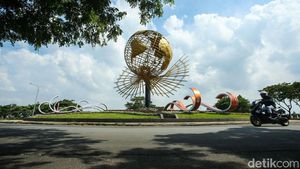 Landmark Bola Dunia di Cibitung ini Pecahkan Rekor MURI Lho