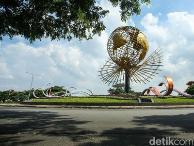 Landmark Bola Dunia di Cibitung ini Pecahkan Rekor MURI Lho