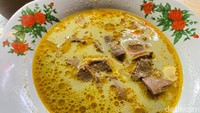 Kalau di Gultik Pak Agus Budi, potongan daging yang digunakan adalah bagian has dalam, yang tanpa lemak. Tapi mereka juga pakai potongan daging berlemak atau sandung lamur, untuk pembeli yang suka daging berlemak. Foto: detikFood