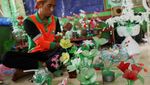 Mengubah Sampah Plastik Jadi Bunga Cantik