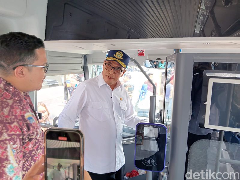 Menhub Tinjau Terminal Leuwipanjang
