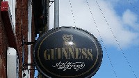 Bir asal Irlandia yang populer di dunia ternyata sudah memulai produksinya pada 1759. Guinness bahkan masih berjaya hingga sekarang. Foto: Oldest