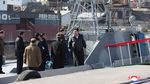Momen Kim Jong Un Tinjau Pembuatan Kapal Perang Korut