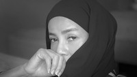Olla Ramlan membuat postingan di Instagram miliknya soal ketidaksanggupannya lagi. Ia juga menuliskan kata ikhlas dalam postingannya. Foto: instagram Olla Ramlan