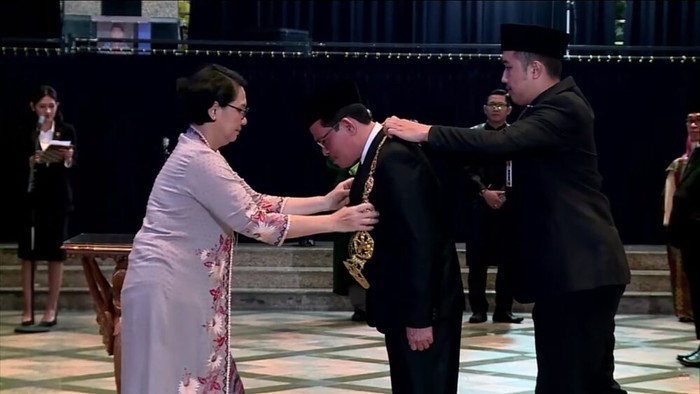 Pelantikan Rektor Unja periode 2024-2028, Prof Helmi di Gedung Kemendikbudristek