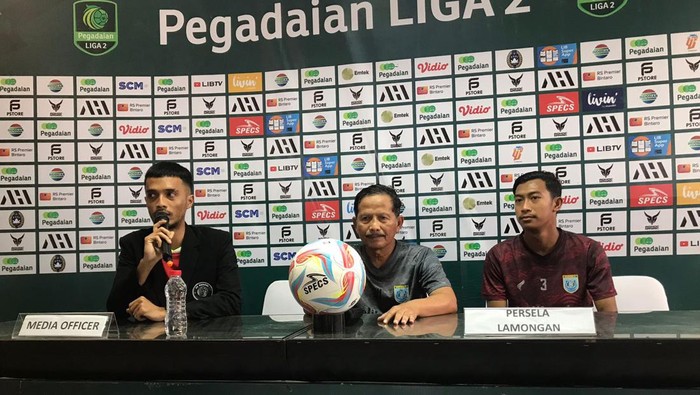 Pelatih Persela Djanjang Nurdjaman