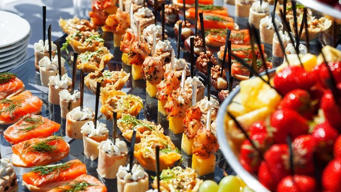 Pelit! Wanita Ini Minta Sahabatnya Bayar Makanan di Pesta Pernikahannya