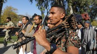AS dan Inggris telah melancarkan serangan terhadap sasaran-sasaran Houthi di Yaman, dan mengembalikan milisi tersebut ke dalam daftar kelompok teroris ketika kekacauan akibat perang Israel-Hamas menyebar ke seluruh wilayah tersebut.  