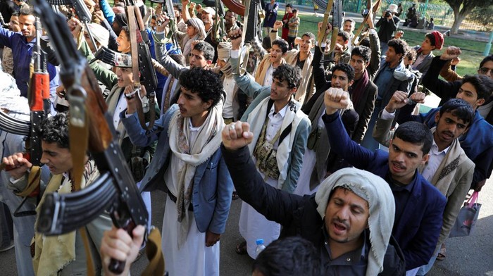 New Houthi recruits parade to show support to Palestinians in the Gaza Strip, in Sanaa, Yemen February 1, 2024. REUTERS/Khaled Abdullah