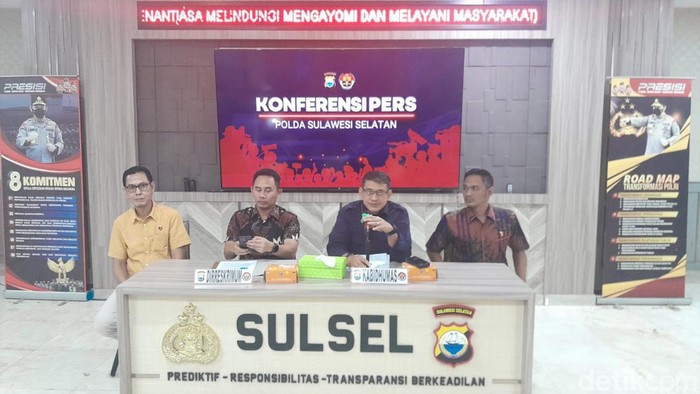 Polda Sulsel saat konferensi pers kasus dugaan penggelapan dana di UMI Makassar.