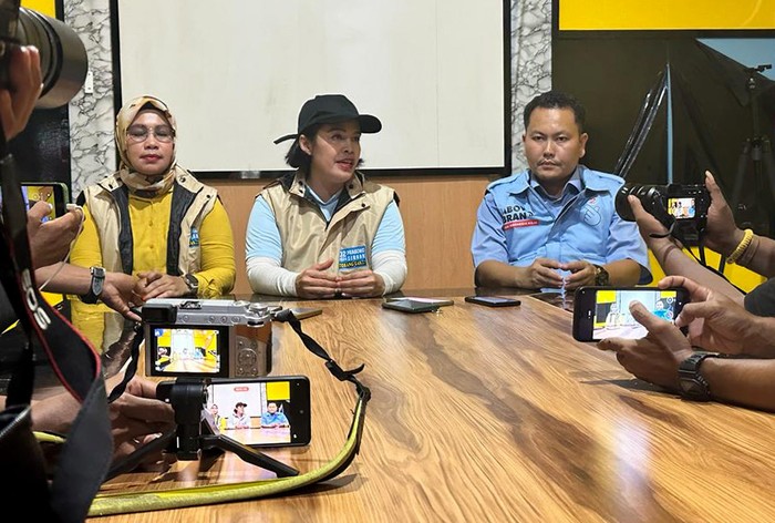 Kegiatan Donor Darah digelar di Manokwari tepatnya di Sekber Relawan Jangkar Papua Barat yang bermanfaat untuk kesehatan seluruh masyarakat yang ada disana. Ini potretnya.