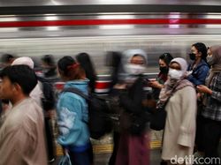 Perjalanan KRL Lintas Bekasi Terganggu Banjir