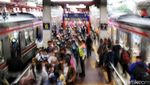 Potret Keriuhan Stasiun Bekasi yang Eskalatornya 100 Hari Mati