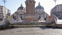 Aktivis hak-hak binatang melumuri cat ke Air Mancur Singa Roma yang dikenal sebagai Fontana dei Leoni di Piazza del Popolo di Roma, Kamis (1/2/2024). Aksi itu sebagai protes terhadap eksploitasi hewan sirkus.