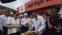 Tak hanya dengan Zulkifli Hasan saja, Raffi Ahmad dan Nagita Slavina juga dekat dengan Putri Zulkifli Hasan. Putri bahkan turut hadir dalam pembukaan Rojo Sambel Aa. Foto: YouTube Rans Entertainment / Instagram @Raffinagita1717