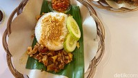 Nasi rames di Rameshan dijual mulai dari Rp 15 ribu. Untuk yang termahal sekitar Rp 45 ribu.