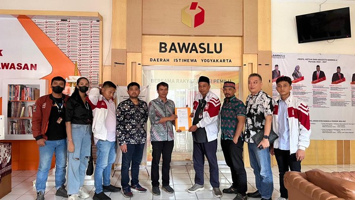 Relawan ABJ di Bawaslu Yogya