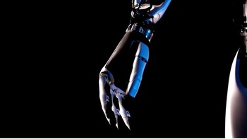 Tesla mengungkap prototipe robot humanoid Gen 2 yang diperbarui dalam sebuah postingan video pada bulan Desember 2023, meskipun versi pertamanya tidak pernah dijual. Foto: Tesla